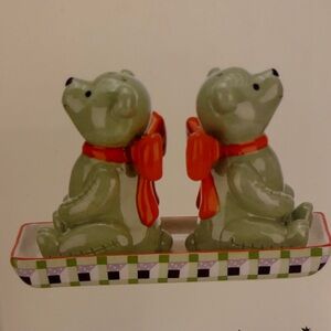 Cath Kidston Green and Red Bear Salt Pepper Shaker Set NWT ceramic